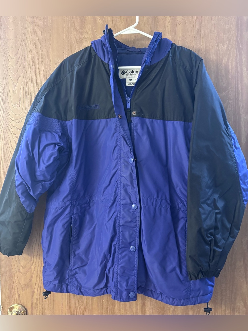 Vintage Columbia Women’s Purple and Black Waterproof Jacket